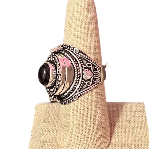Brand New Silver Plated 925 Marked Amethyst Poison Ring Size 8 - Picture 2 of 5